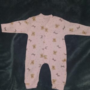 Uroczy niemowlęcy pajacyk